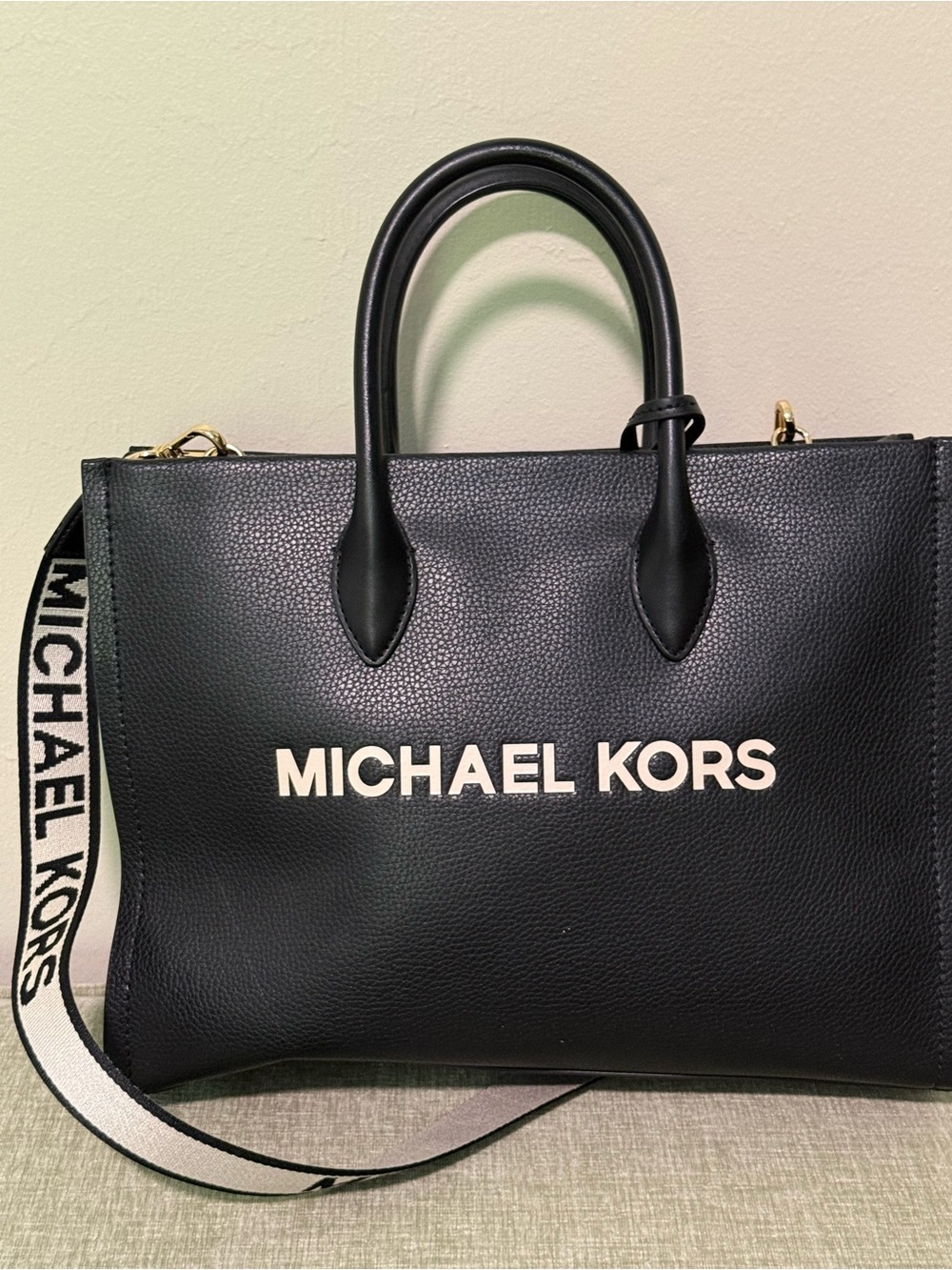 NWT Michael Kors Black Pebbled Leather Tote with White Logo Strap